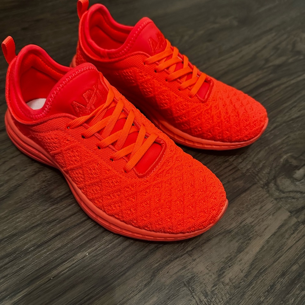 Hot pink APL techloom phantom